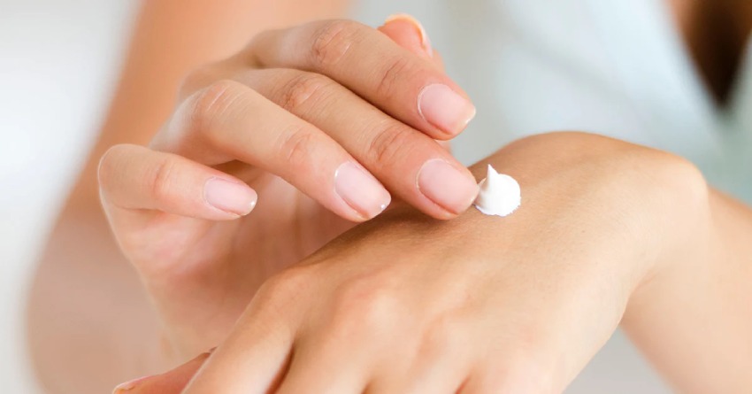 Uses Luliconazole Cream
