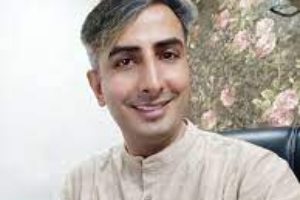 Dr Manoj Das